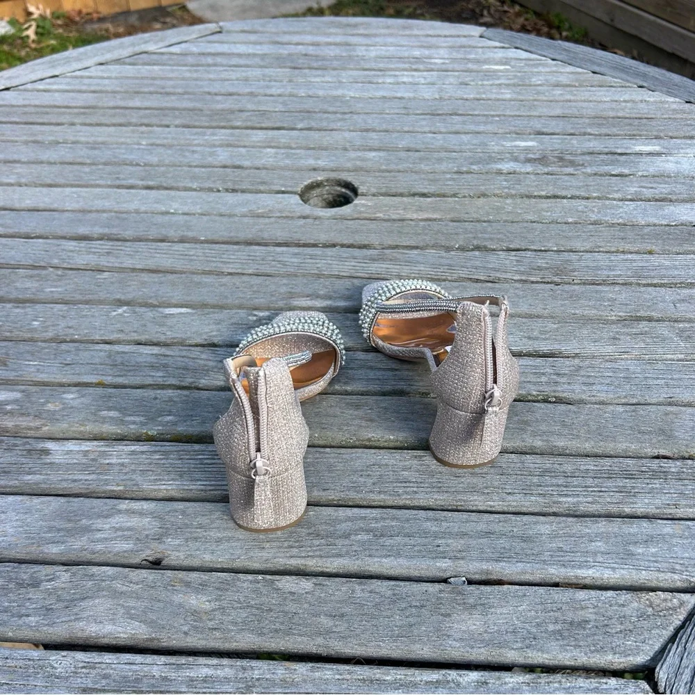 Nwot Badgley Mischka 'Kameryn' Open-toe Block Heels in‎ pale gold size 5
